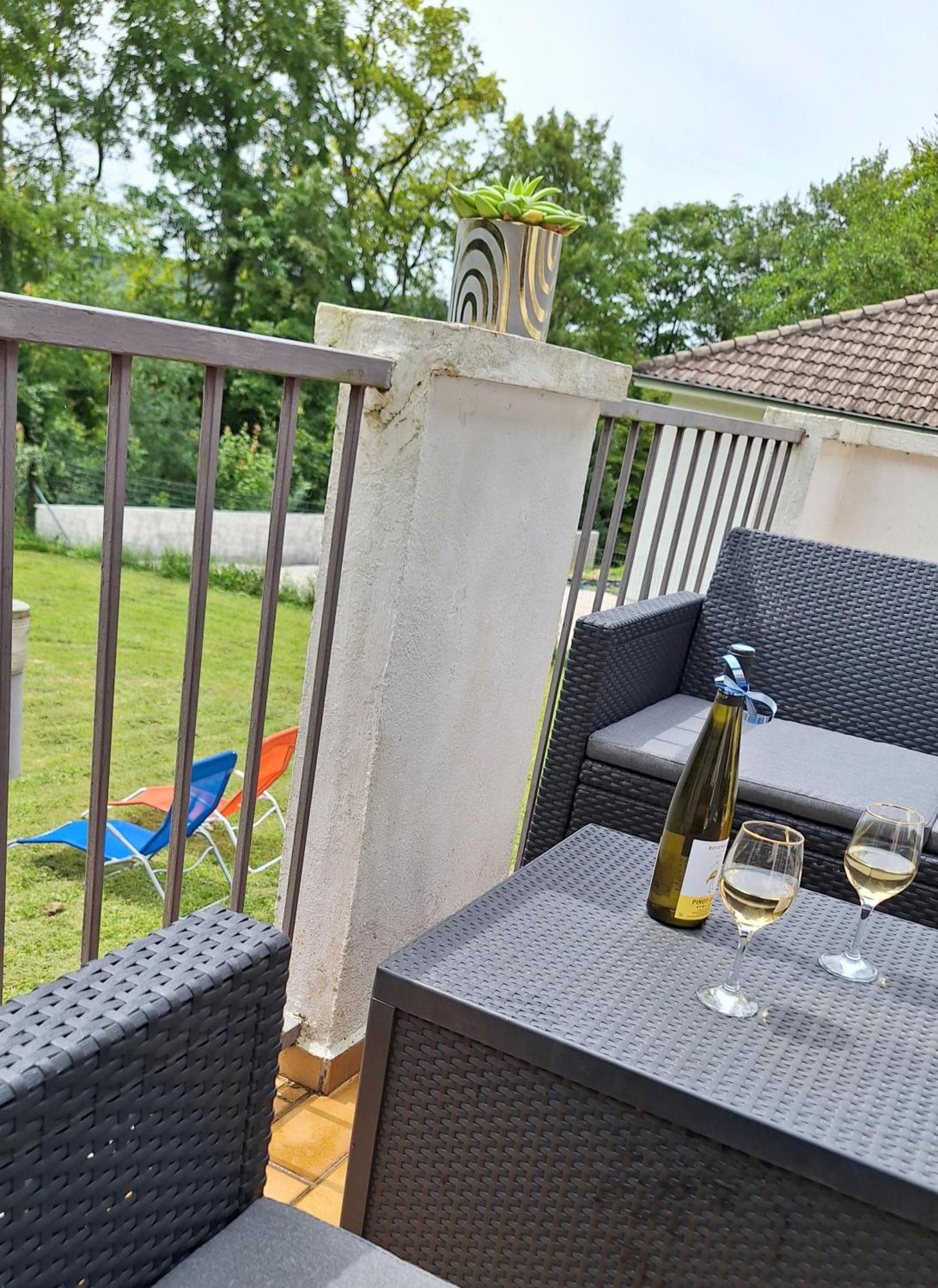 Agreable Maison Avec Jardin A Joinville Buitenkant foto